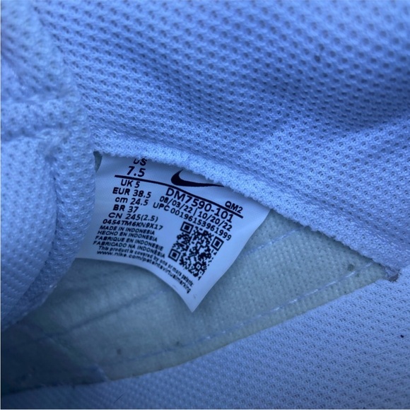 Nike Women's Court Legacy Lift White Sneakers - Picture 4 of 6